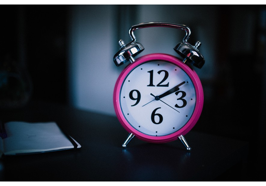 Comment le manque de sommeil peut vous faire prendre des kilos en trop - TUDO BEM PARIS
