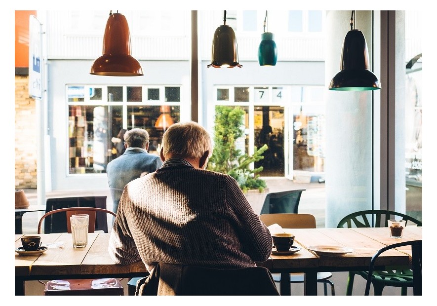 La Fascinante Relation entre les Personnes à Haut Potentiel Intellectuel (HPI) et le Café - TUDO BEM PARIS